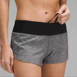 Lululemon Speed Up Low Rise Lined Shorts Size 6 Gray Black Waistband